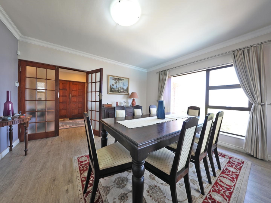 4 Bedroom Property for Sale in Plattekloof Western Cape